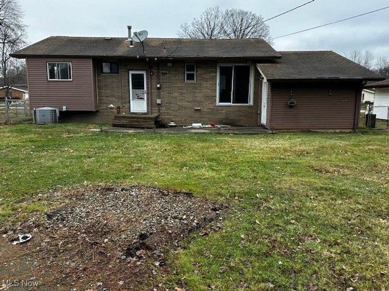 23939 Fairlawn Drive, North Olmsted, OH 44070 Photo 2