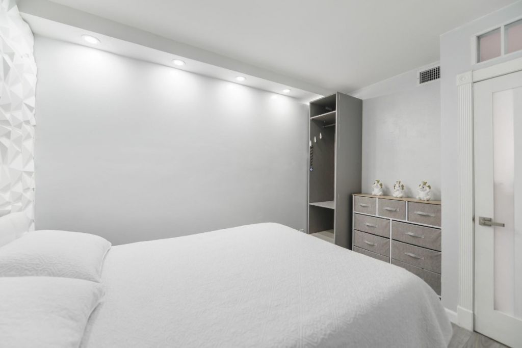 19380 Collins Avenue, Unit 501, Sunny Isles Beach, FL 33160 Photo