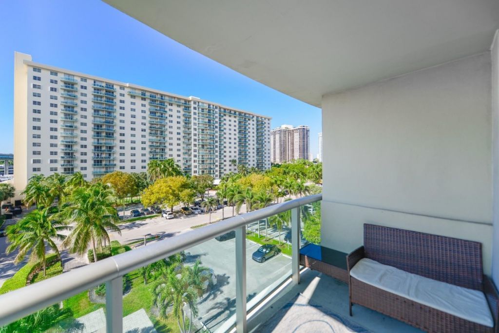 19380 Collins Avenue, Unit 501, Sunny Isles Beach, FL 33160 Photo