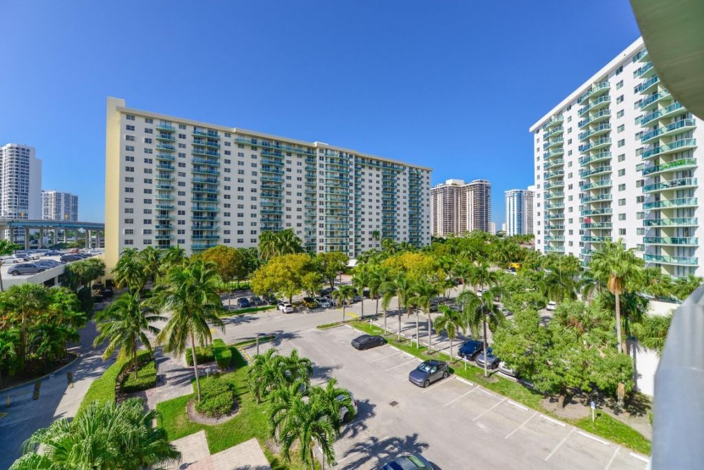 19380 Collins Avenue, Unit 501, Sunny Isles Beach, FL 33160 Photo