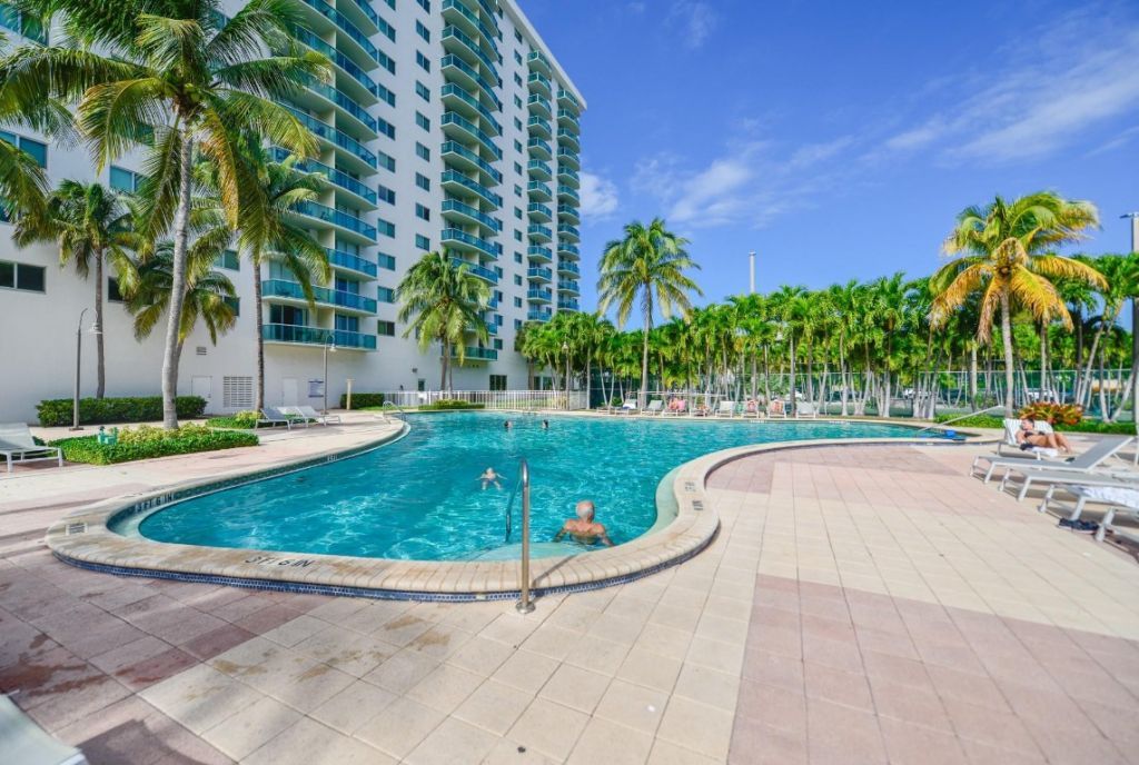 19380 Collins Avenue, Unit 501, Sunny Isles Beach, FL 33160 Photo