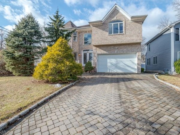 53 Princeton Ave, Woodbridge, NJ 07067