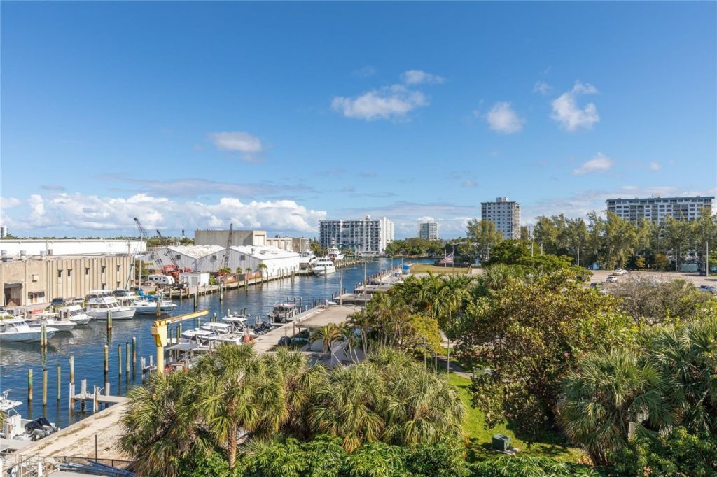 2731 NE 14th Street Causeway, Unit 538, Pompano Beach, FL 33062 Photo