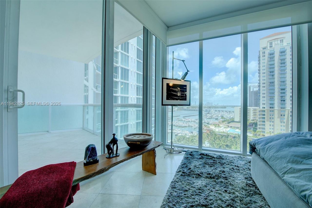 1000 S Pointe Dr, Unit 1406, Miami Beach, FL 33139 Photo
