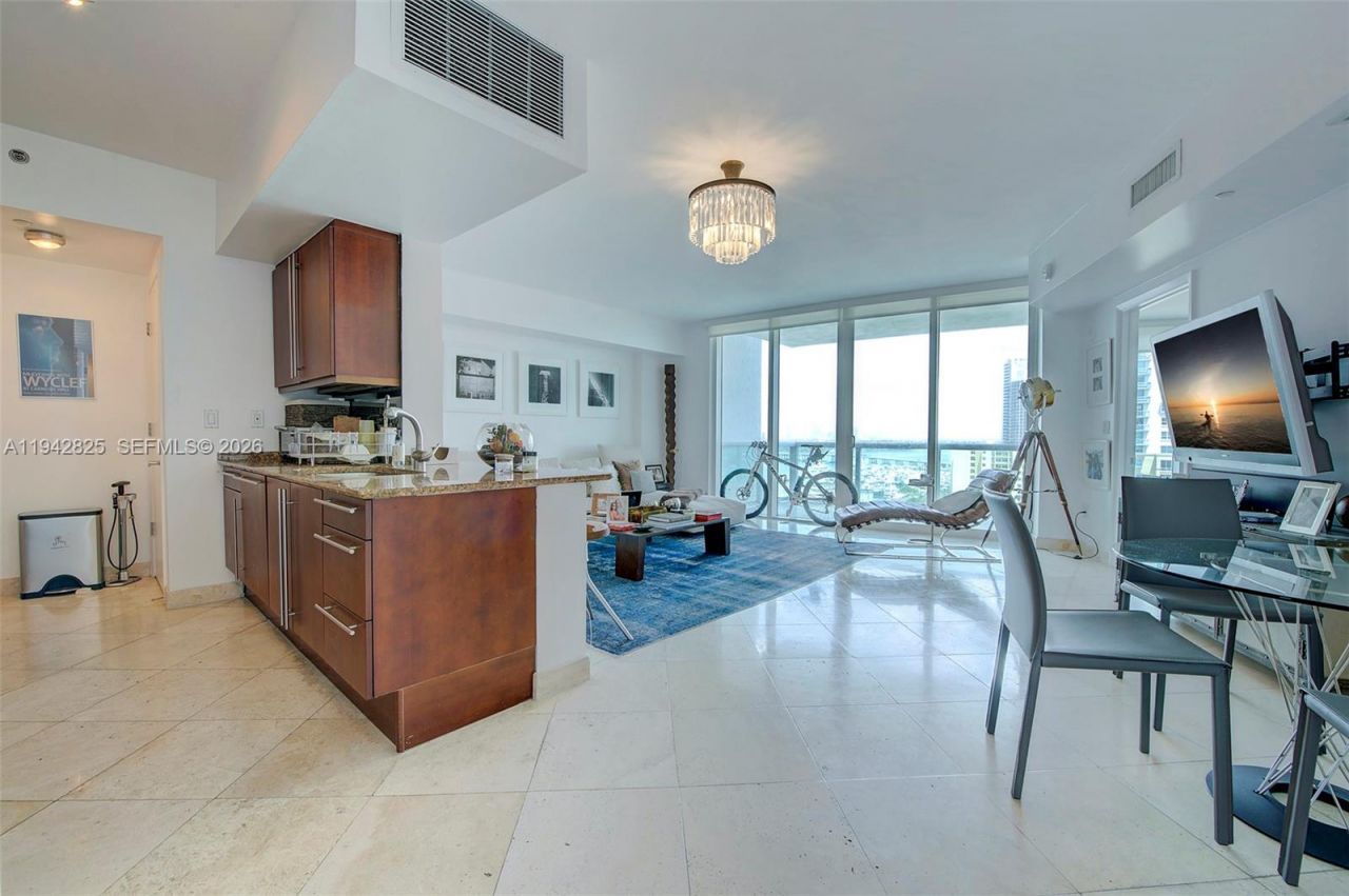 1000 S Pointe Dr, Unit 1406, Miami Beach, FL 33139 Photo