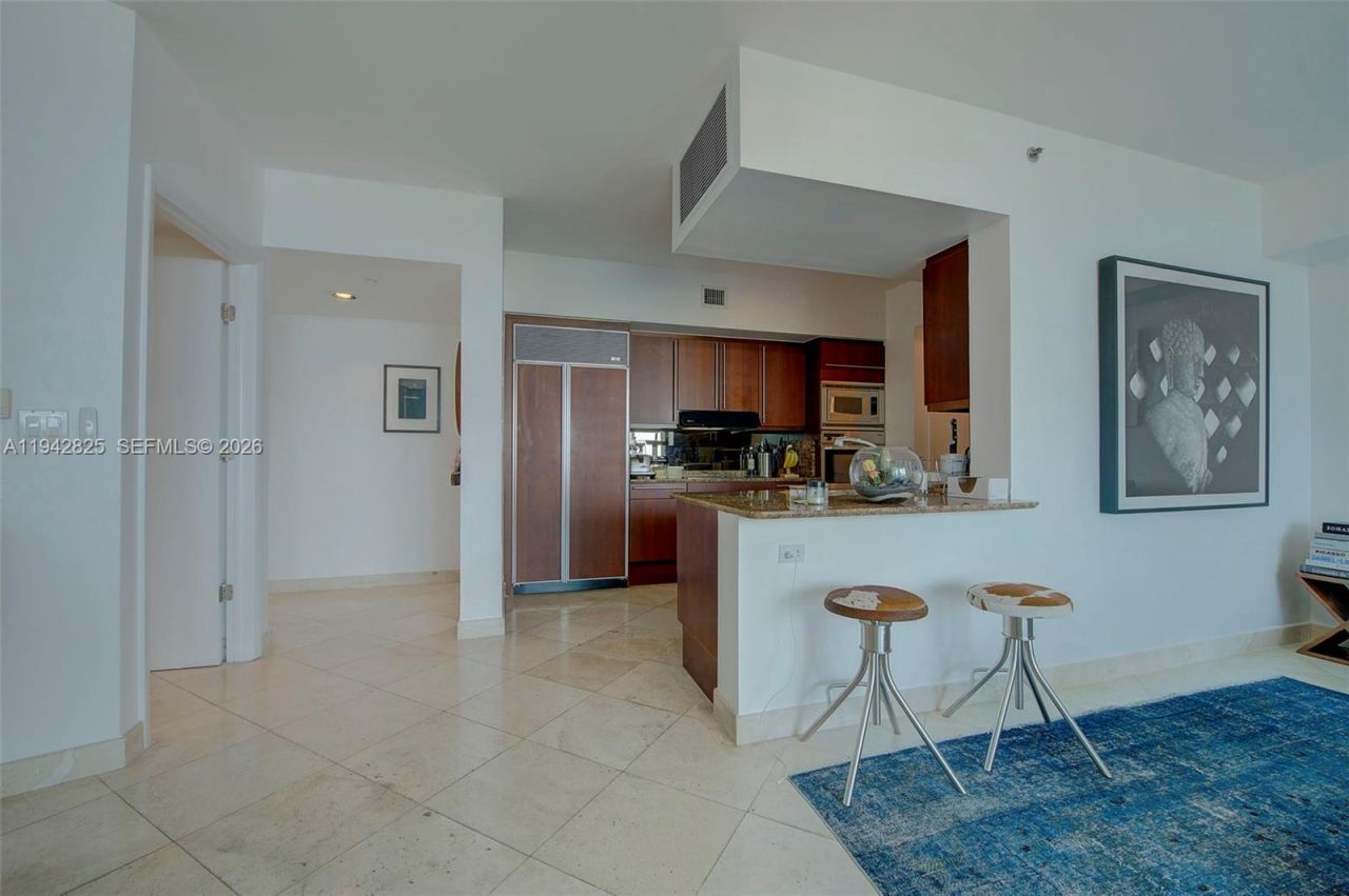 1000 S Pointe Dr, Unit 1406, Miami Beach, FL 33139 Photo