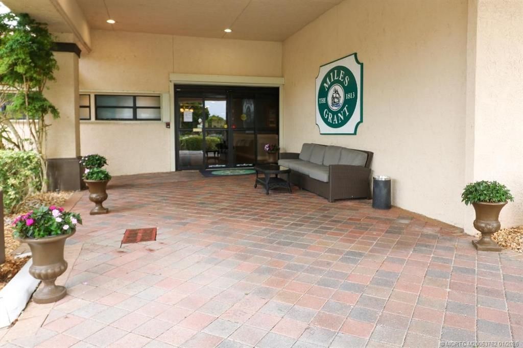 5335 SE Miles Grant Road, Unit H206, Stuart, FL 34997 Photo