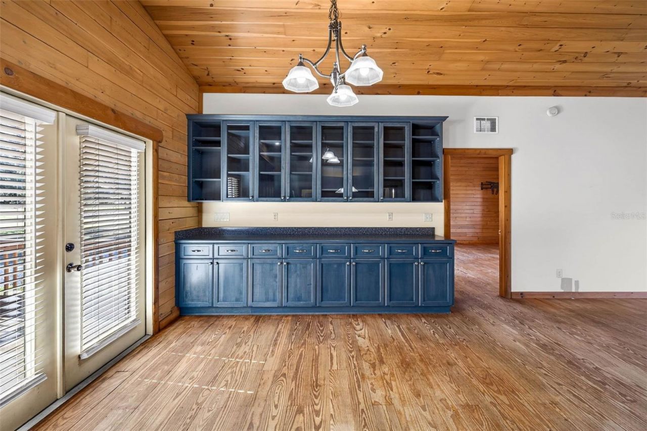 6750 Sutton Oaks Lane, Zephyrhills, FL 33541 Photo