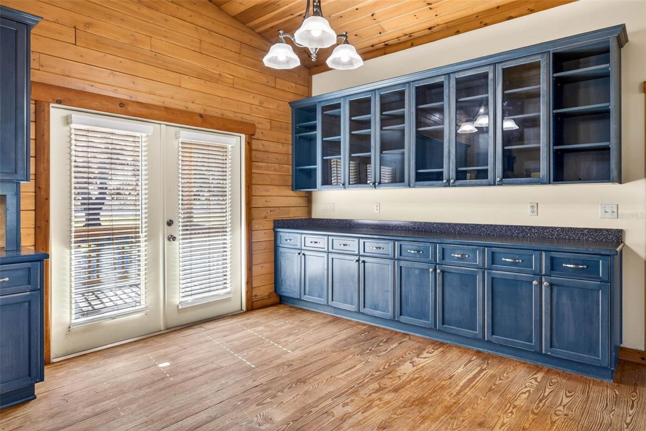 6750 Sutton Oaks Lane, Zephyrhills, FL 33541 Photo