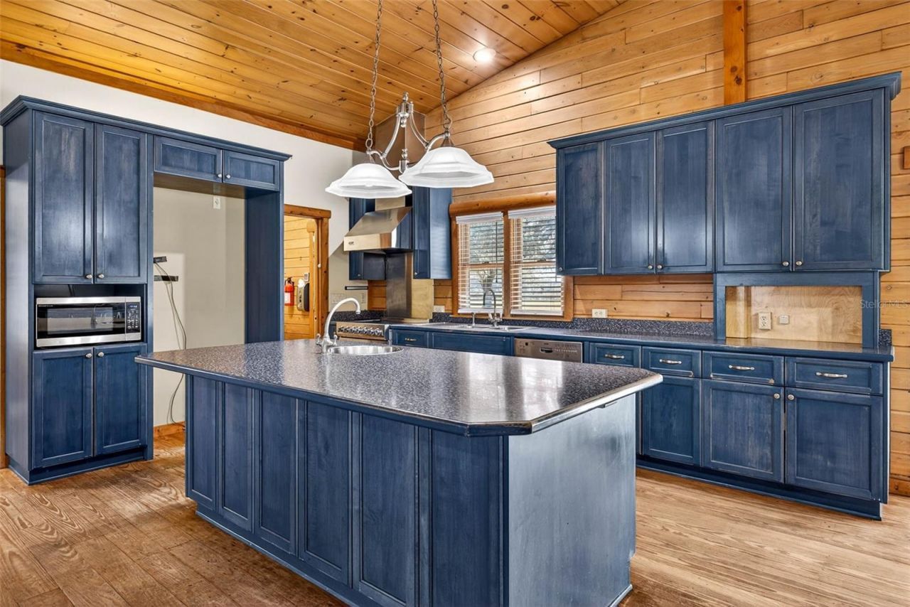 6750 Sutton Oaks Lane, Zephyrhills, FL 33541 Photo