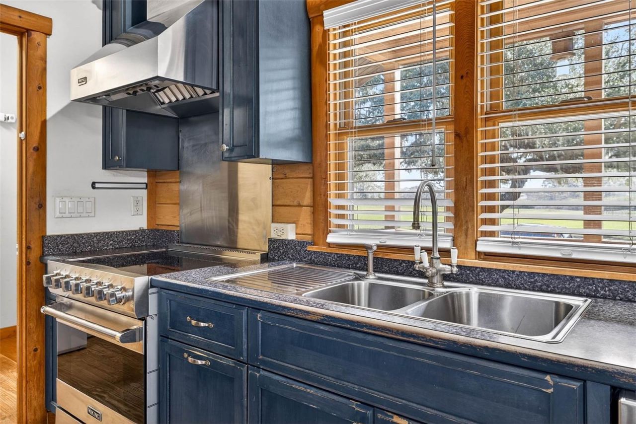 6750 Sutton Oaks Lane, Zephyrhills, FL 33541 Photo