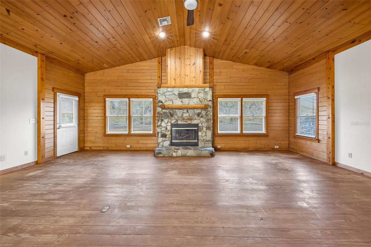 6750 Sutton Oaks Lane, Zephyrhills, FL 33541 Photo