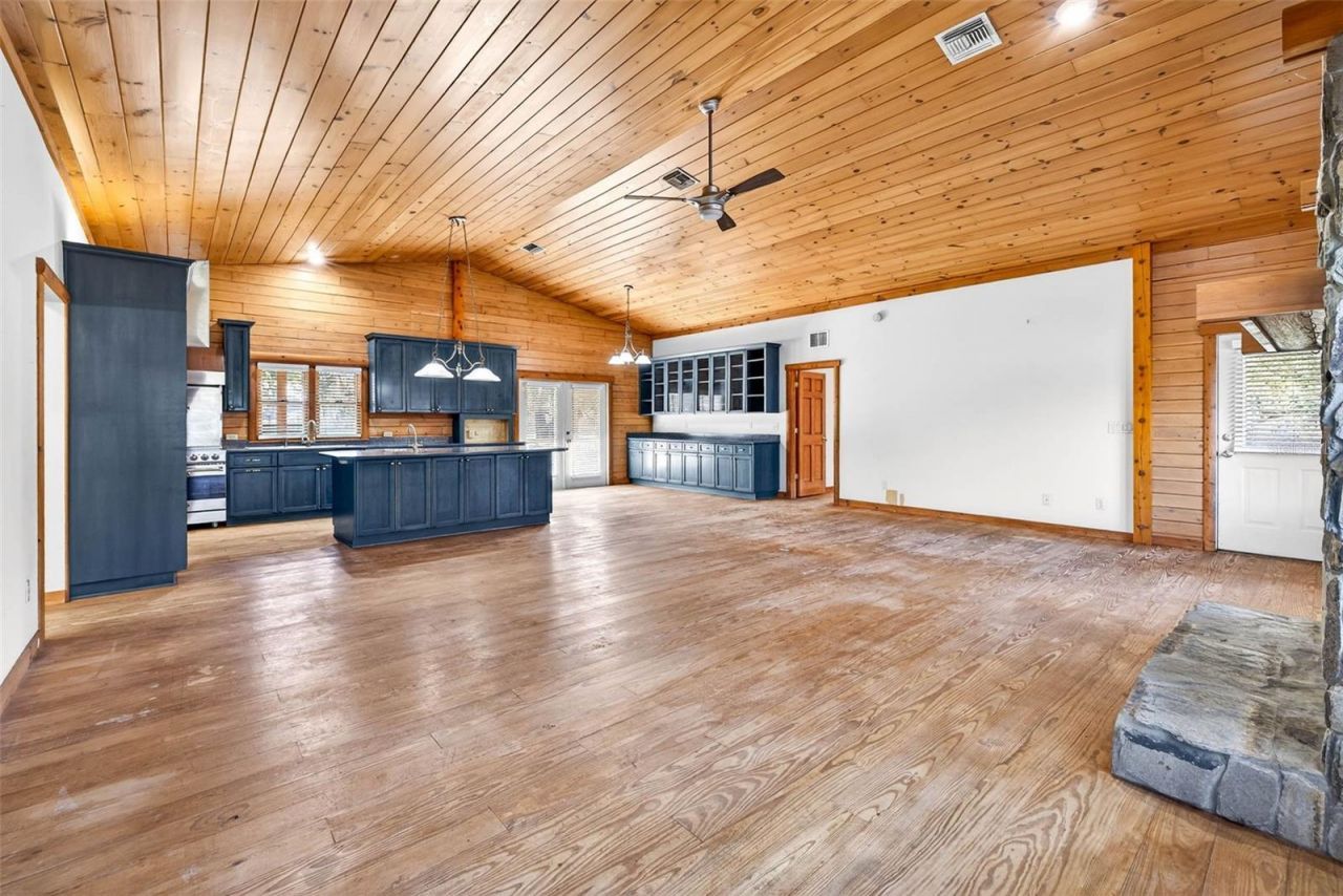 6750 Sutton Oaks Lane, Zephyrhills, FL 33541 Photo