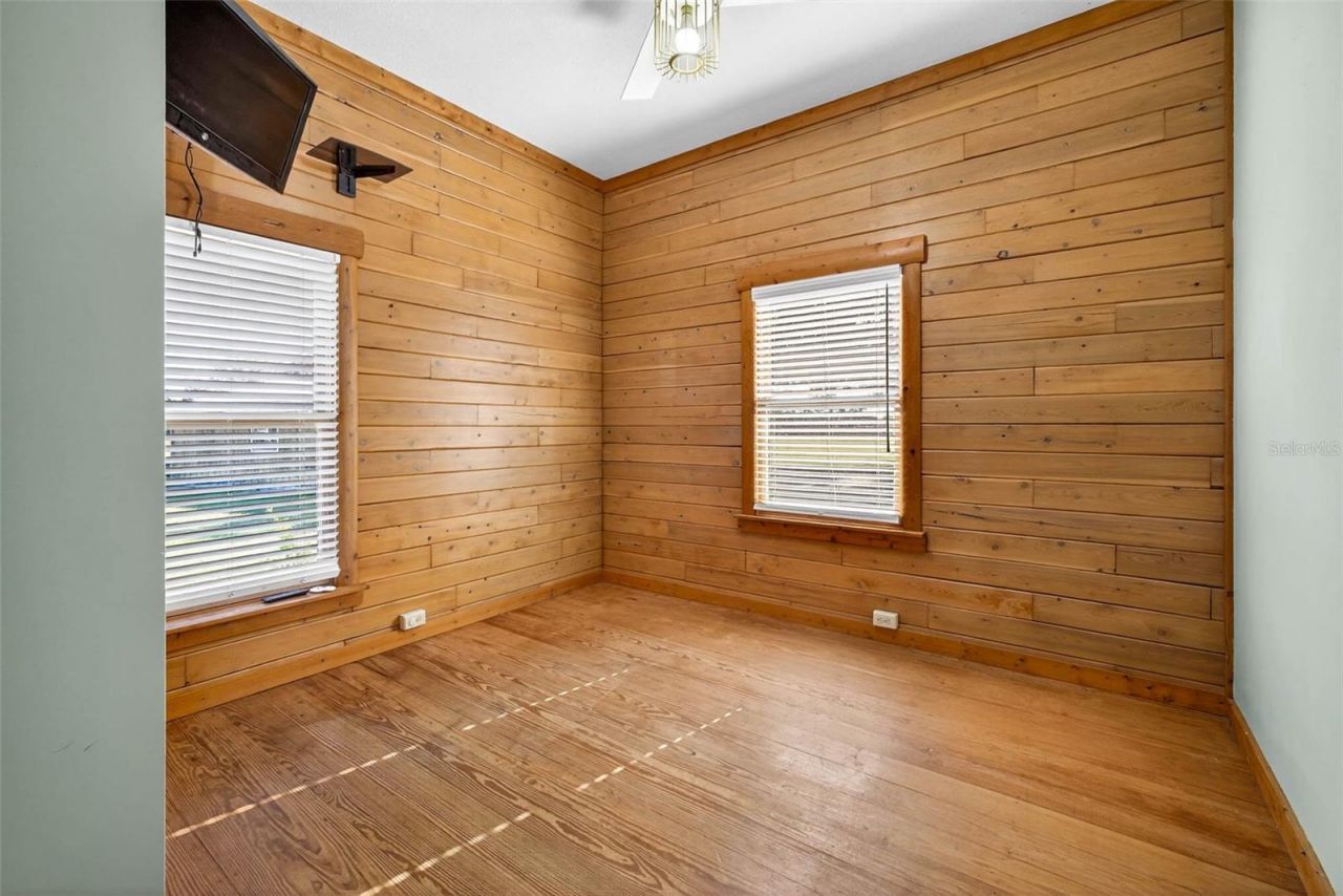 6750 Sutton Oaks Lane, Zephyrhills, FL 33541 Photo