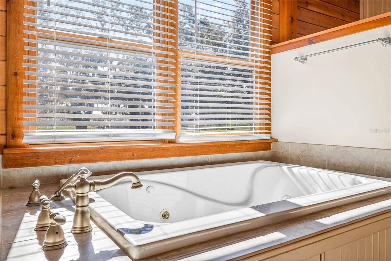 6750 Sutton Oaks Lane, Zephyrhills, FL 33541 Photo