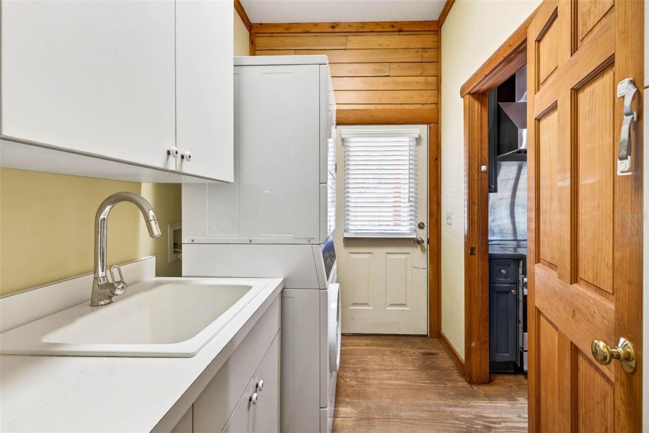 6750 Sutton Oaks Lane, Zephyrhills, FL 33541 Photo