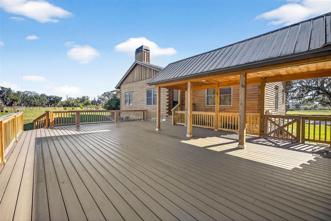 6750 Sutton Oaks Lane, Zephyrhills, FL 33541 Photo