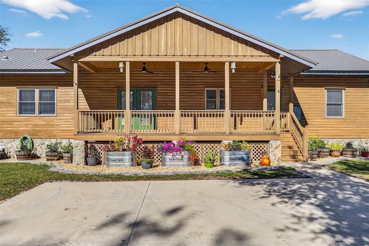 6750 Sutton Oaks Lane, Zephyrhills, FL 33541 Photo