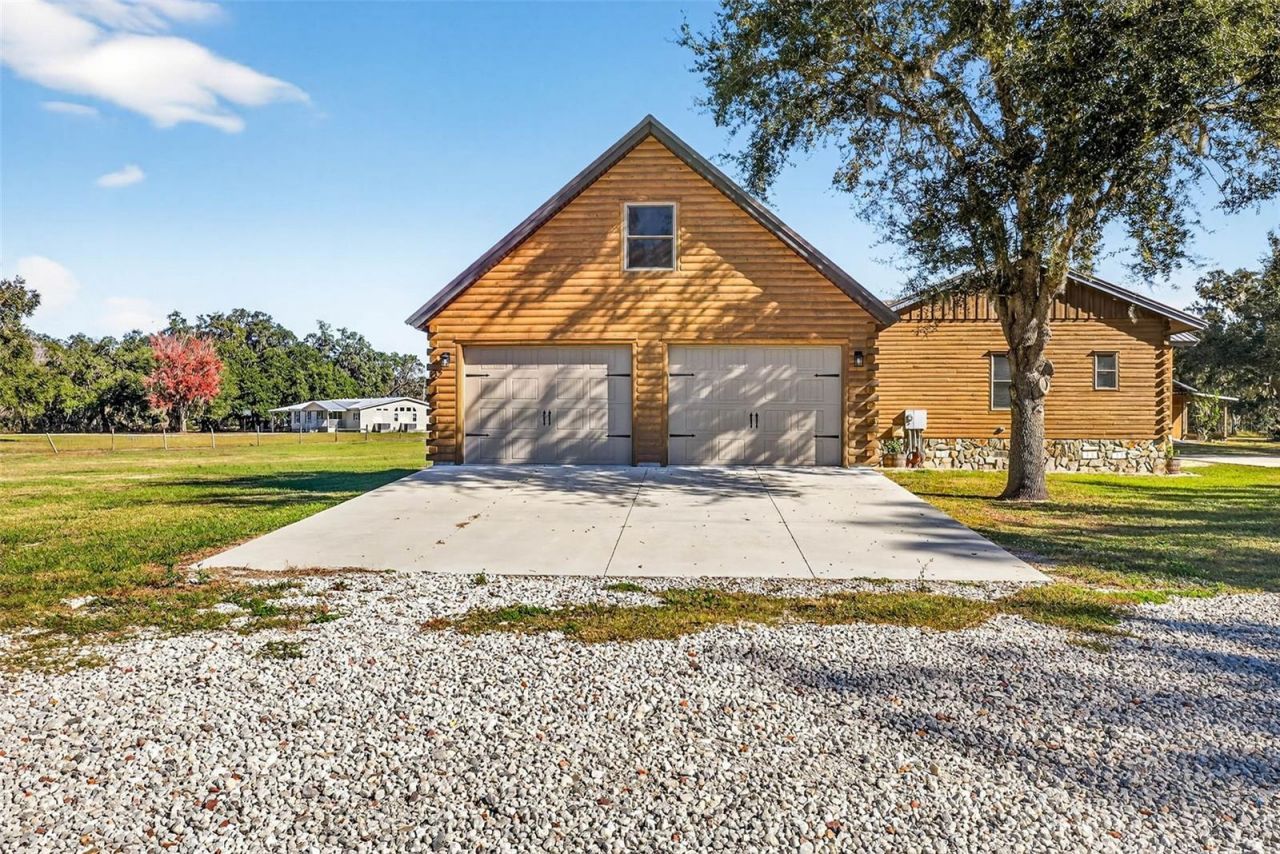 6750 Sutton Oaks Lane, Zephyrhills, FL 33541 Photo