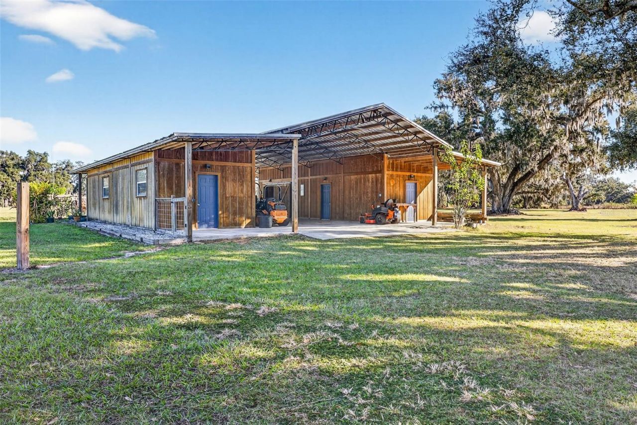 6750 Sutton Oaks Lane, Zephyrhills, FL 33541 Photo