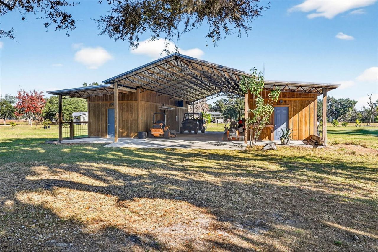 6750 Sutton Oaks Lane, Zephyrhills, FL 33541 Photo