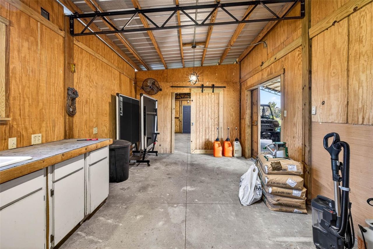 6750 Sutton Oaks Lane, Zephyrhills, FL 33541 Photo