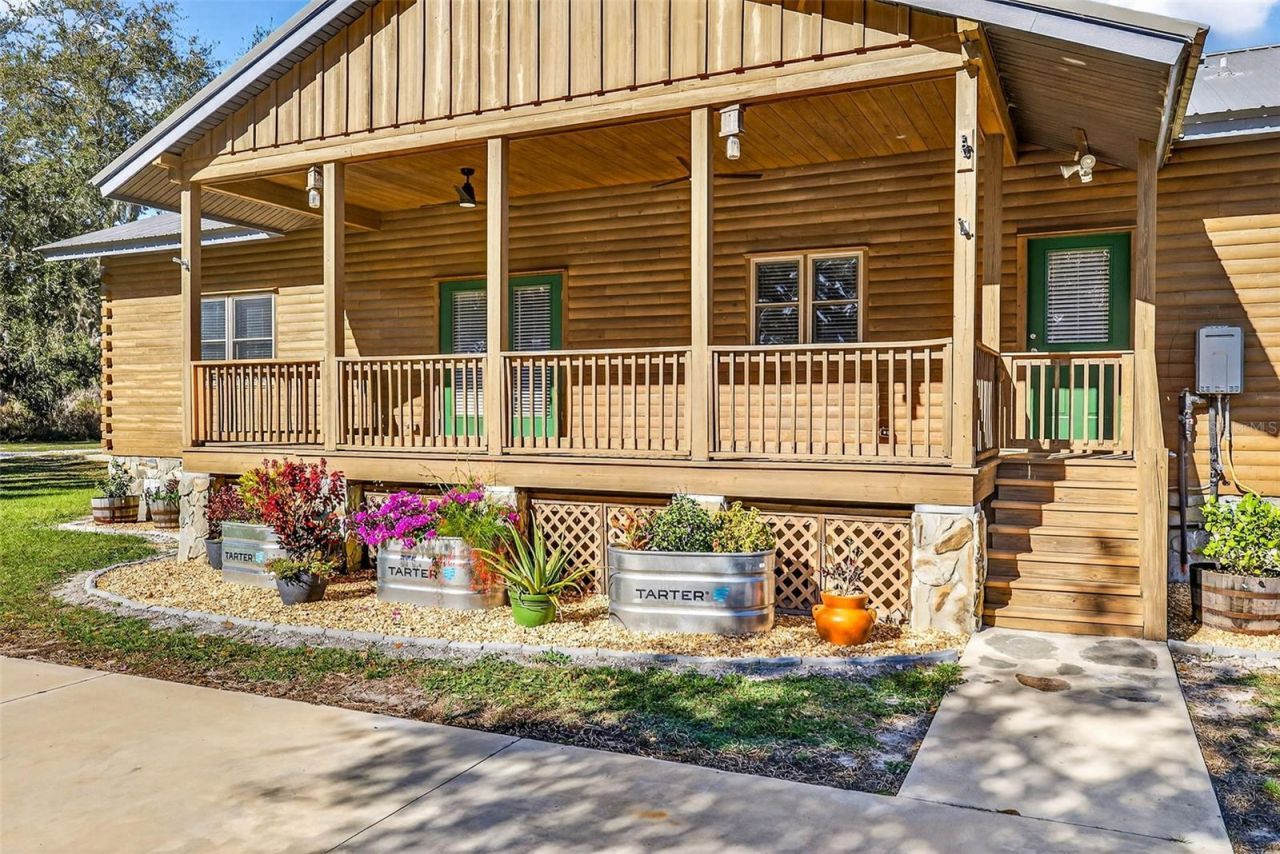 6750 Sutton Oaks Lane, Zephyrhills, FL 33541 Photo