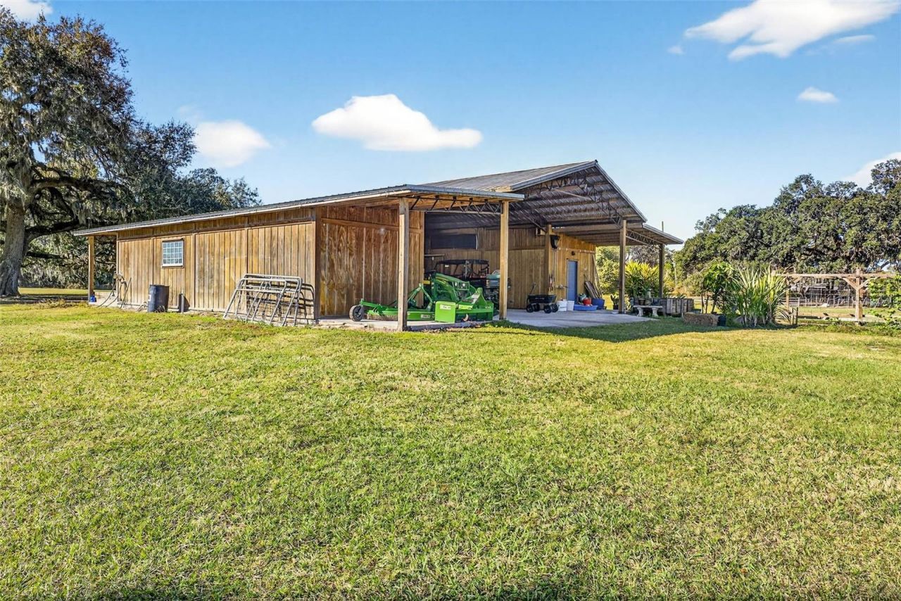 6750 Sutton Oaks Lane, Zephyrhills, FL 33541 Photo