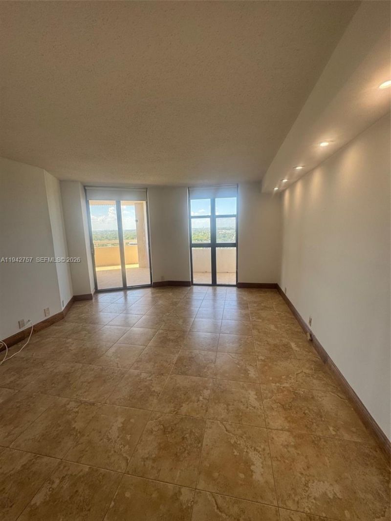 2000 Towerside Ter, Unit PH-3, Miami, FL 33138 Photo