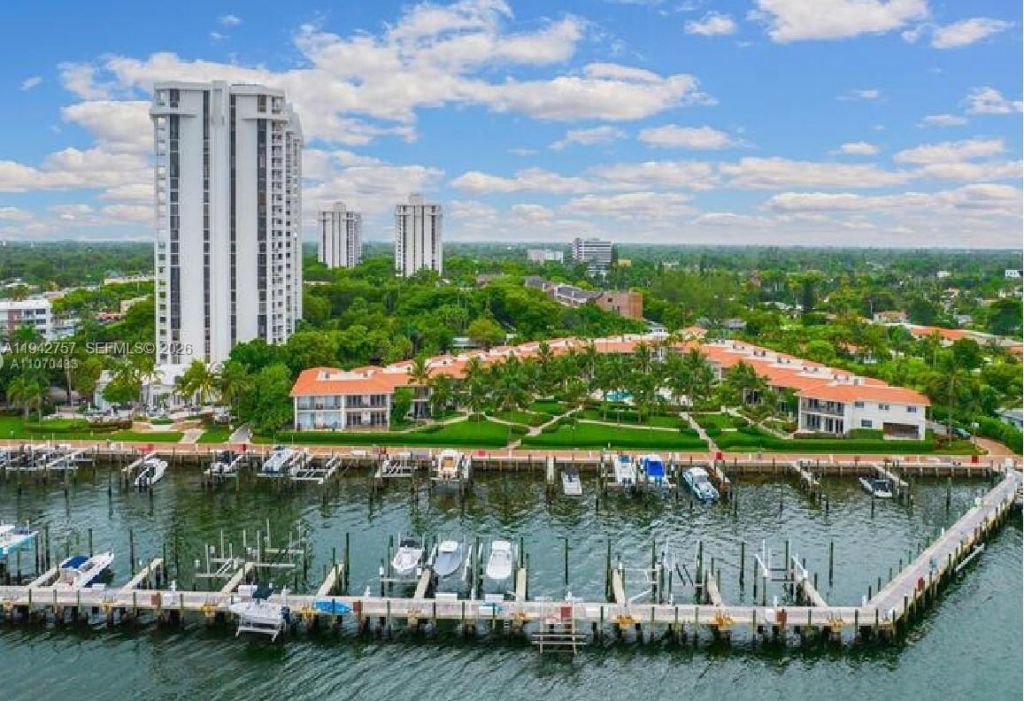 2000 Towerside Ter, Unit PH-3, Miami, FL 33138 Photo