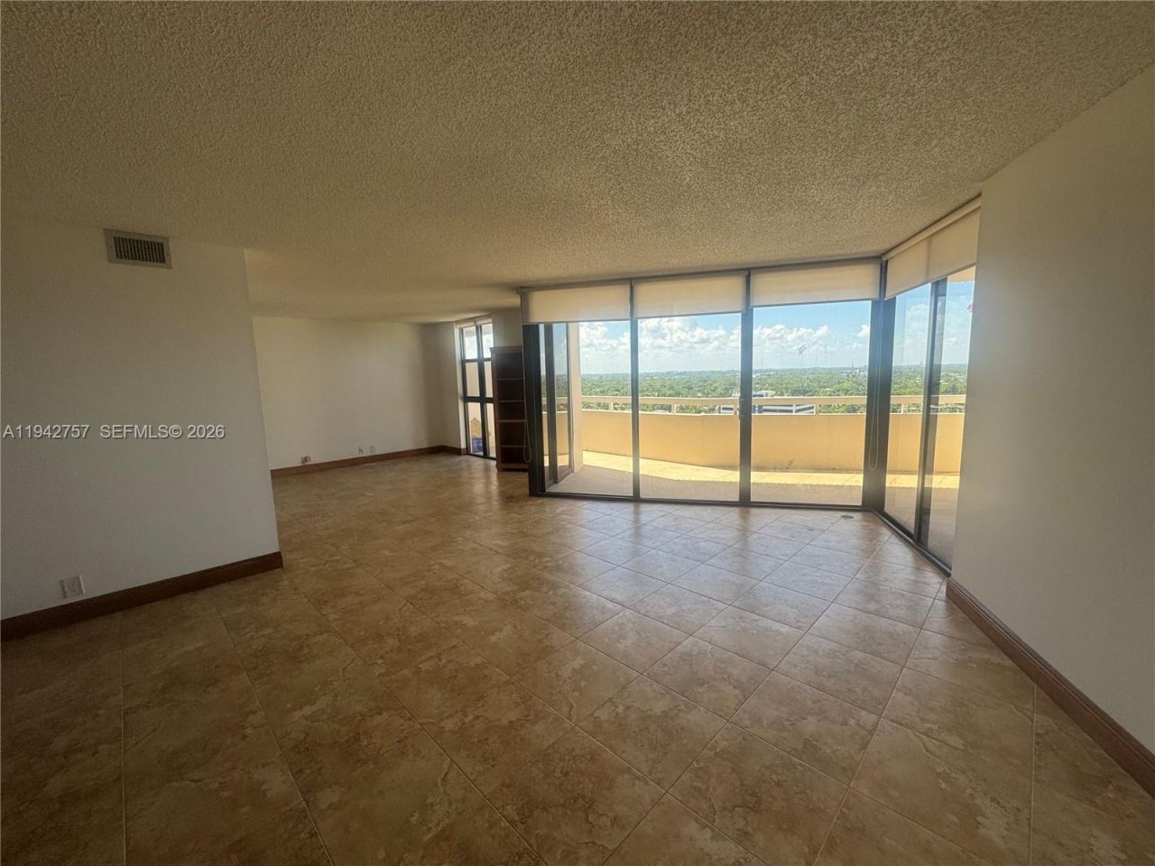 2000 Towerside Ter, Unit PH-3, Miami, FL 33138 Photo