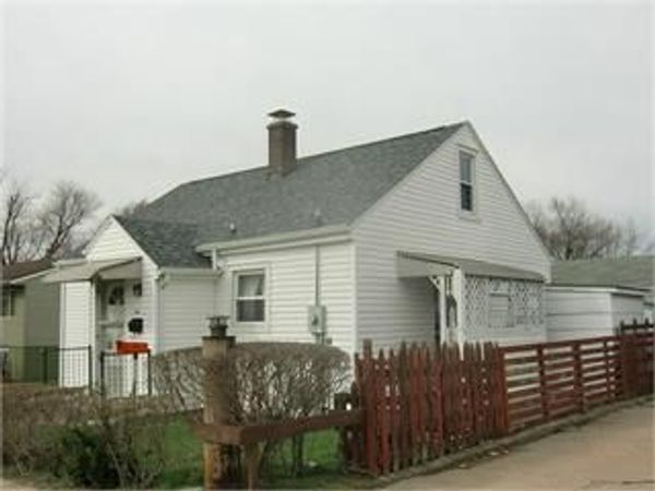 209 TAYLOR ST, Muscatine, IA 52761