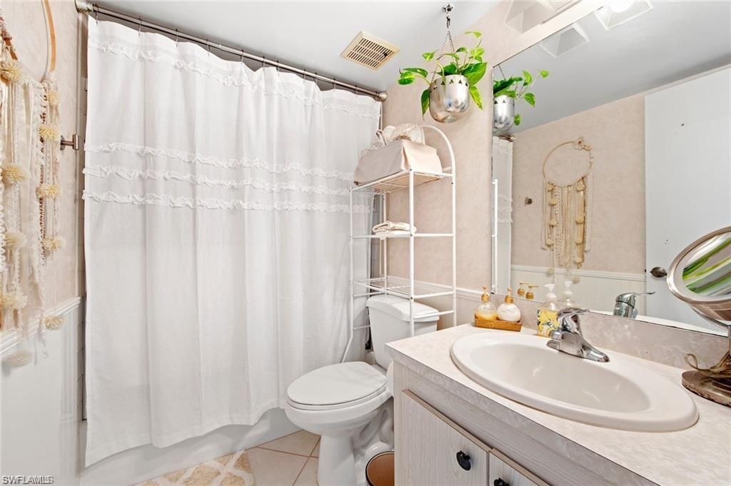 1085 Forest Lakes Dr, Unit 8305, Naples, FL 34105 Photo