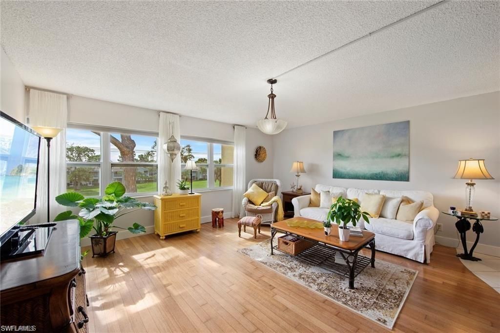 1085 Forest Lakes Dr, Unit 8305, Naples, FL 34105 Photo