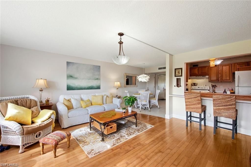 1085 Forest Lakes Dr, Unit 8305, Naples, FL 34105 Photo