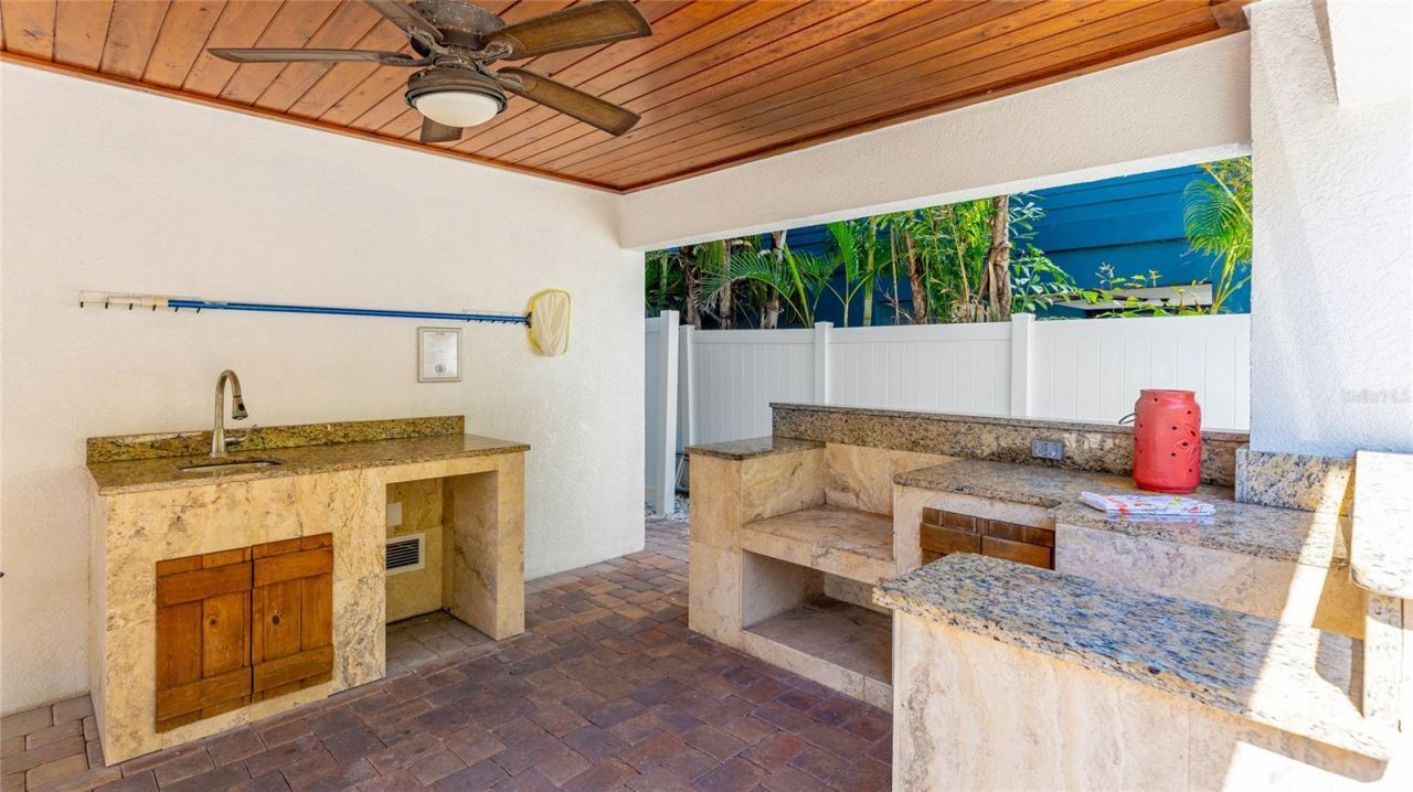 4101 4th Avenue, Holmes Beach, FL 34217 Photo