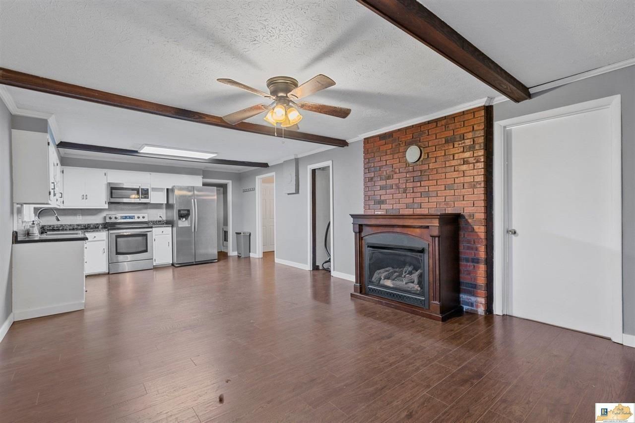 820 Wolf Island Road, Glasgow, KY 42141 Main Photo