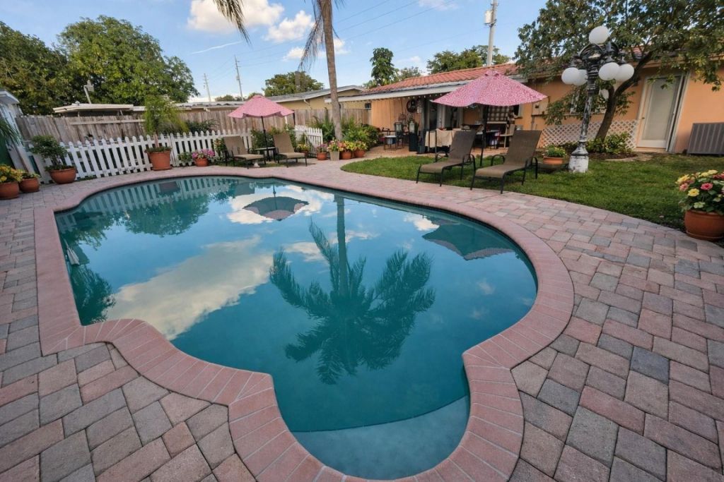 1017 SW 22nd Ter, Fort Lauderdale, FL 33312 Photo