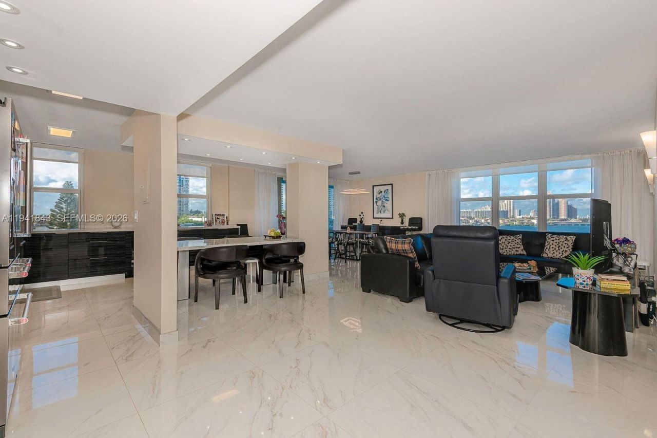 301 174th St, Unit 619, Sunny Isles Beach, FL 33160 Photo