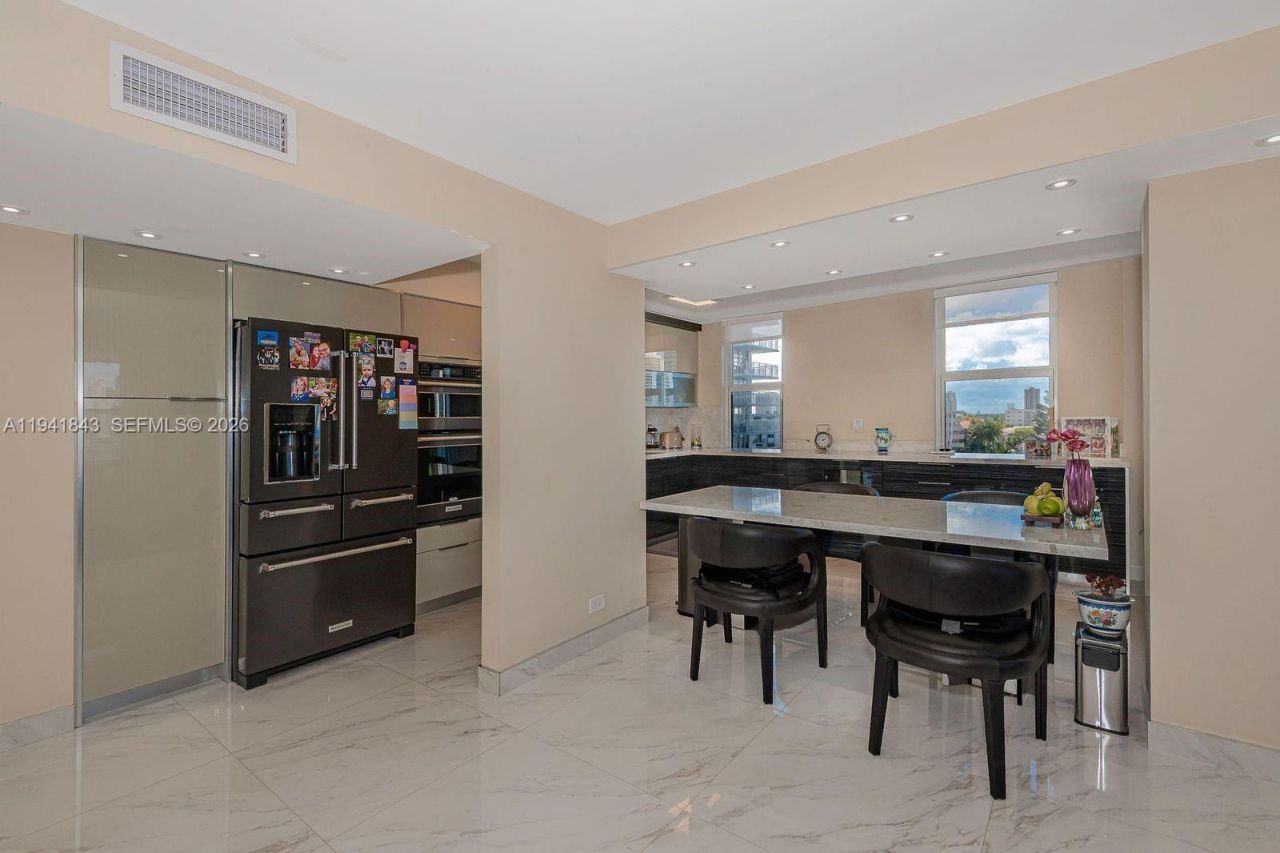 301 174th St, Unit 619, Sunny Isles Beach, FL 33160 Photo