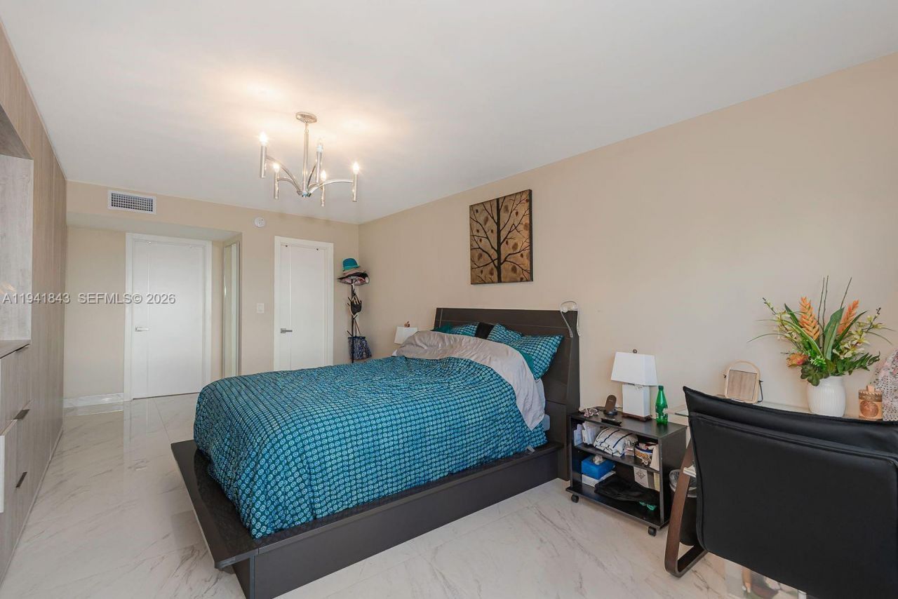 301 174th St, Unit 619, Sunny Isles Beach, FL 33160 Photo