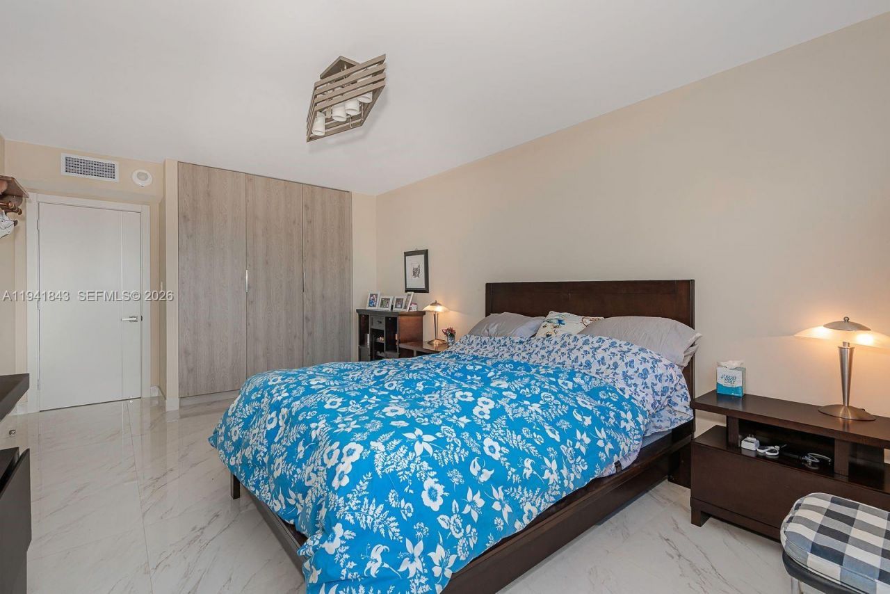 301 174th St, Unit 619, Sunny Isles Beach, FL 33160 Photo