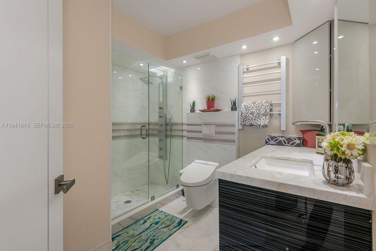 301 174th St, Unit 619, Sunny Isles Beach, FL 33160 Photo