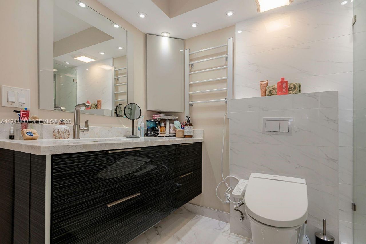 301 174th St, Unit 619, Sunny Isles Beach, FL 33160 Photo