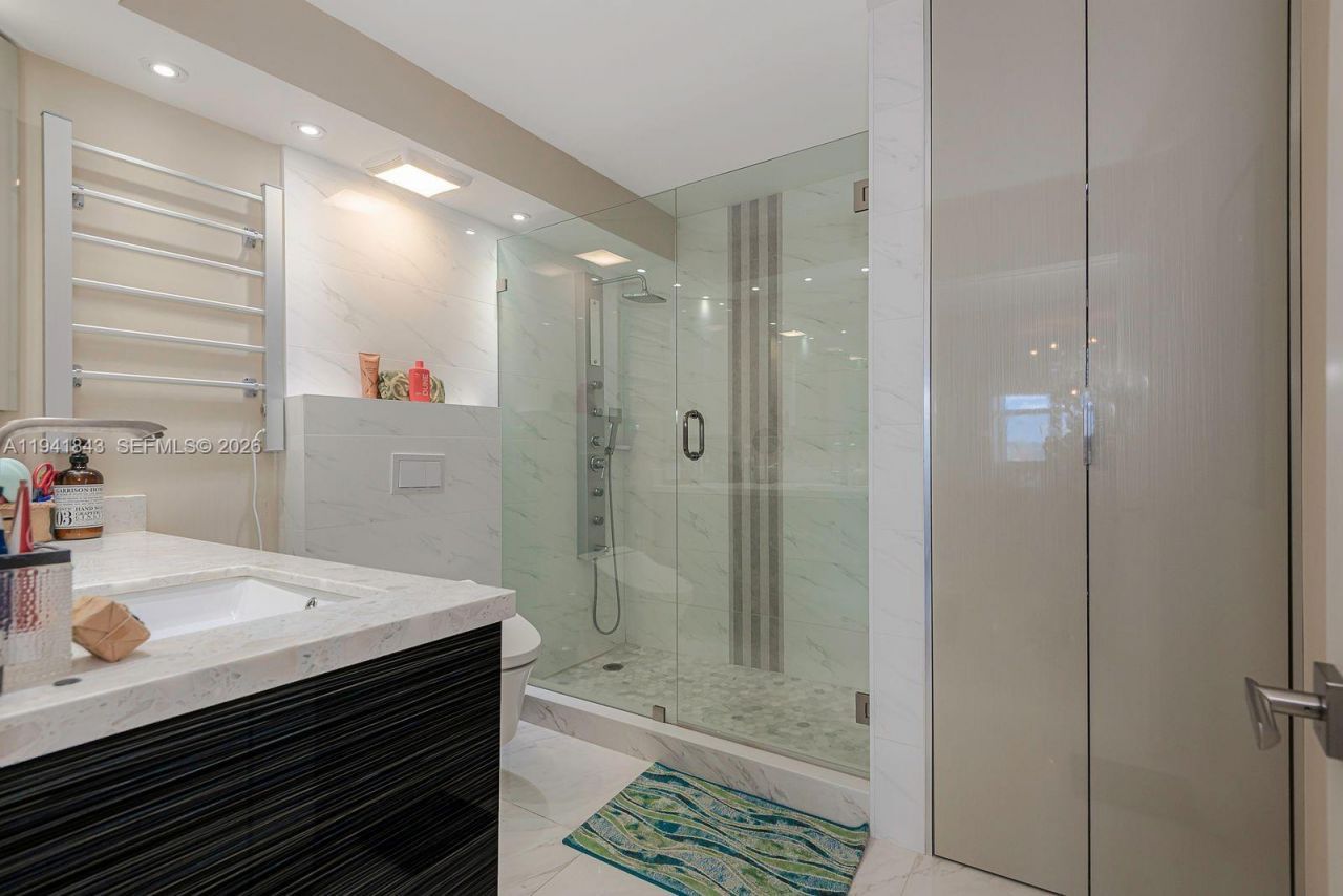 301 174th St, Unit 619, Sunny Isles Beach, FL 33160 Photo