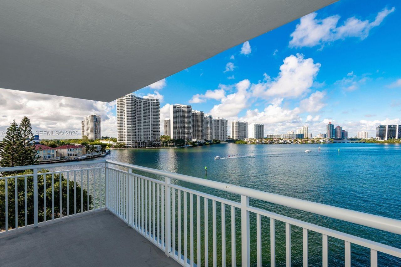 301 174th St, Unit 619, Sunny Isles Beach, FL 33160 Photo