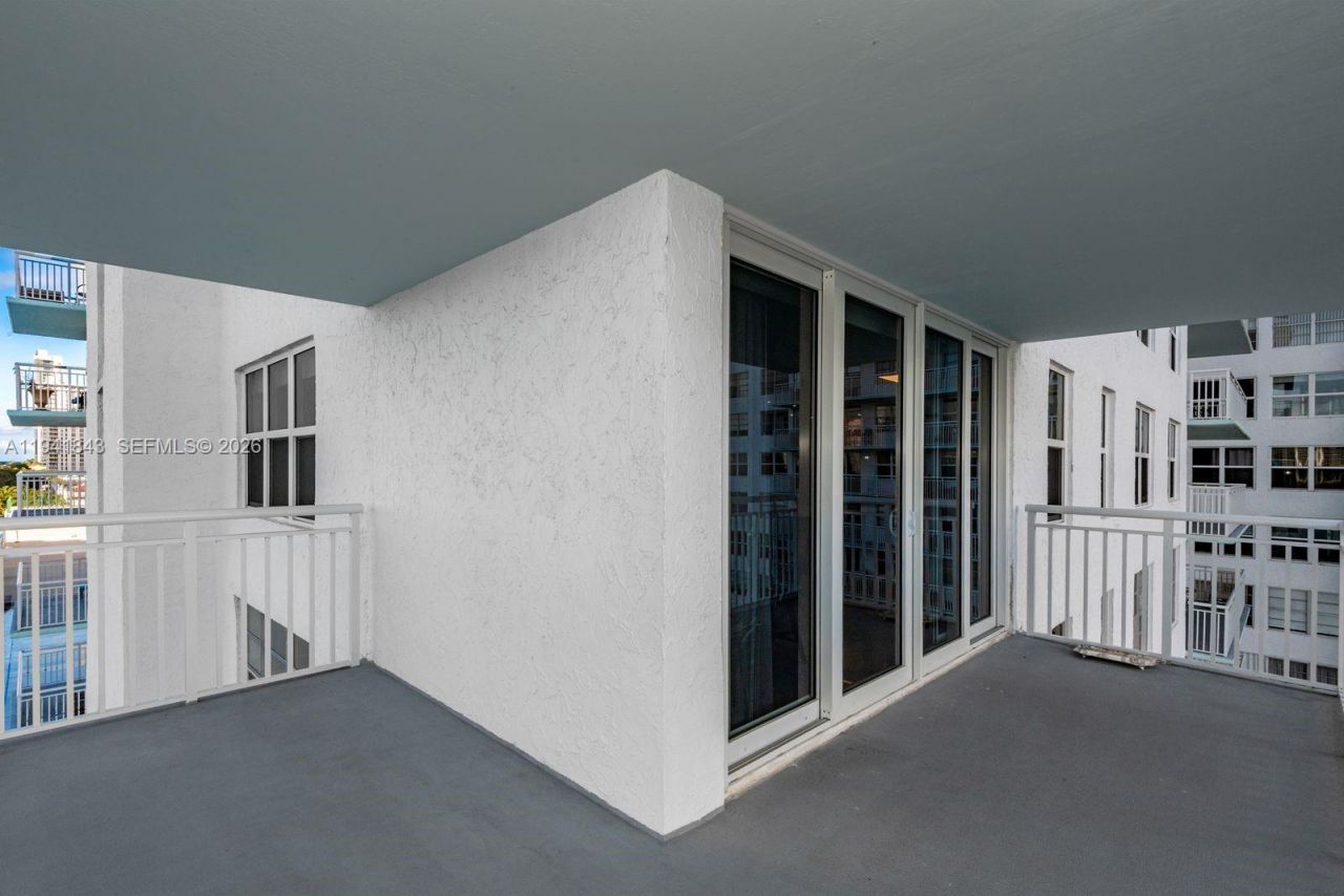 301 174th St, Unit 619, Sunny Isles Beach, FL 33160 Photo