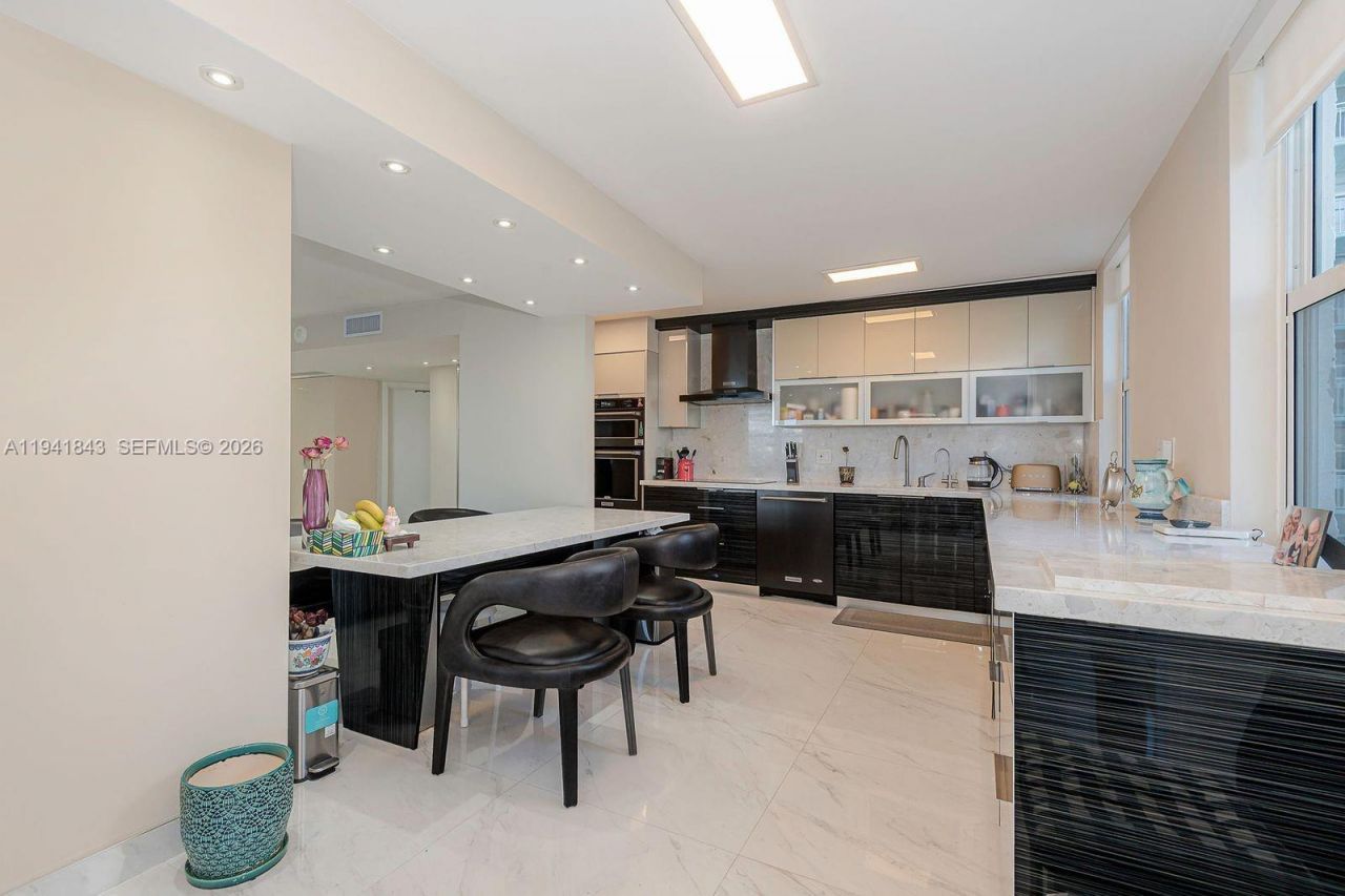 301 174th St, Unit 619, Sunny Isles Beach, FL 33160 Photo