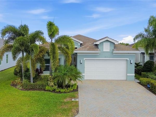 28563 Twain DR, BONITA SPRINGS, FL 34135