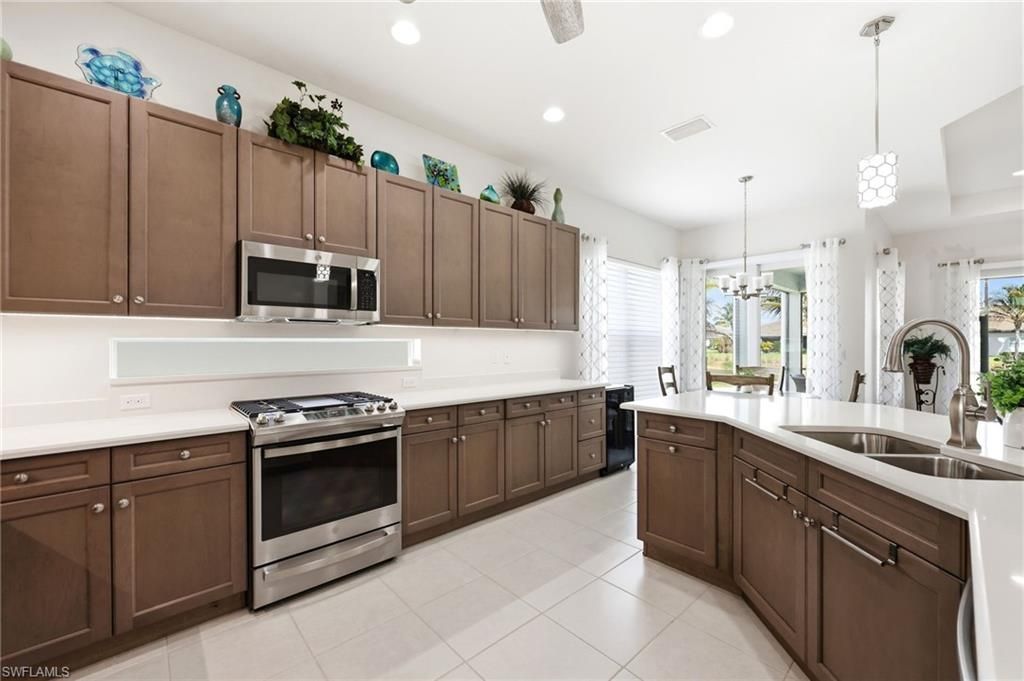 28563 Twain Dr, Bonita Springs, FL 34135 Photo